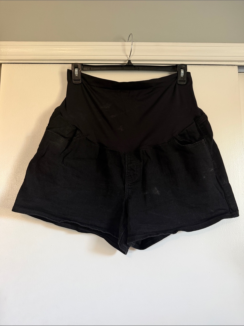 Old Navy Black High-Waist Maternity Shorts